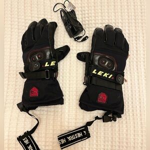 Hestra gloves with heaters. Size 7